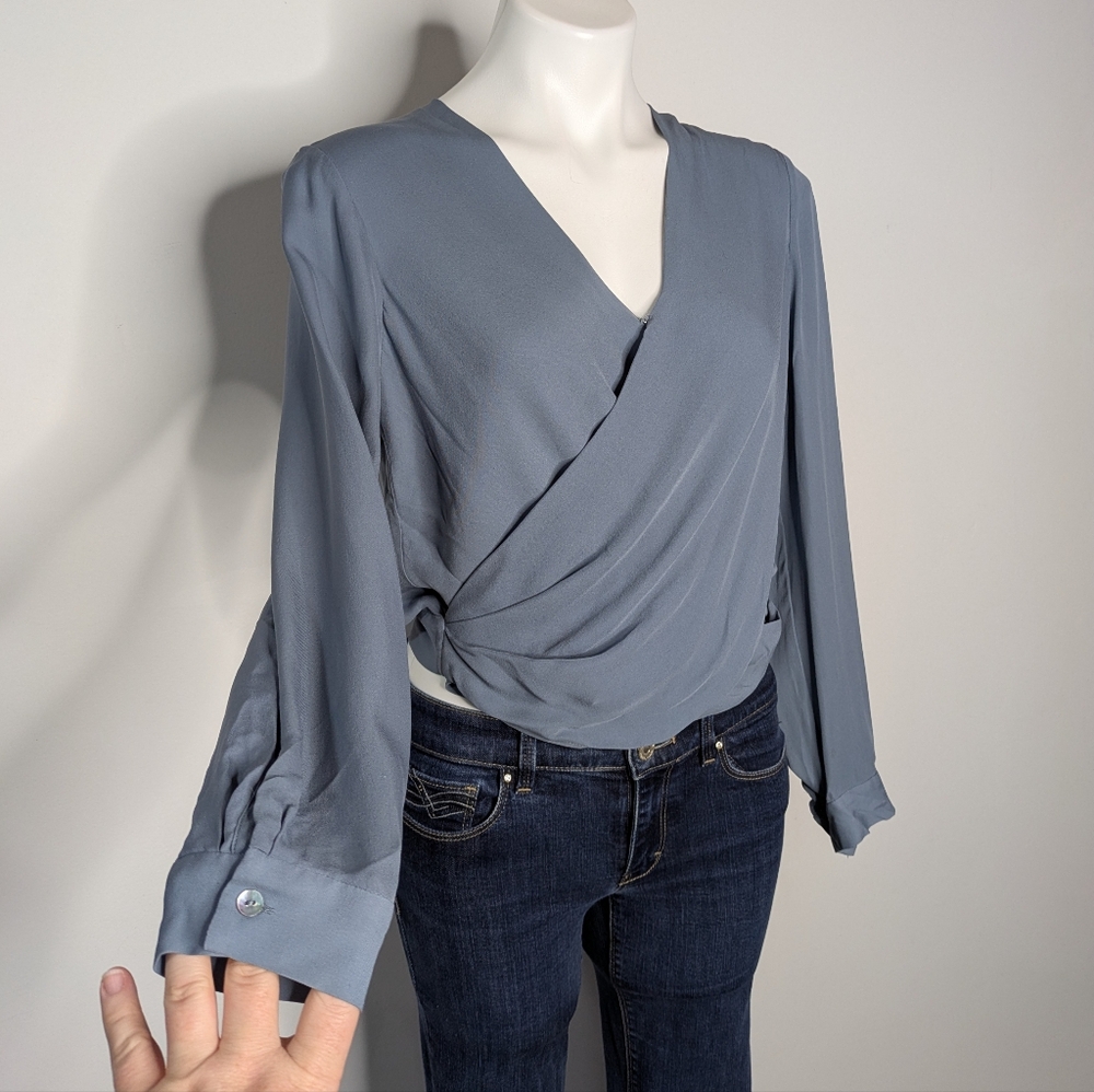 L'Agence Gia Blue Silk V Neck Snap Back Wrap Blouse S - Picture 4 of 12